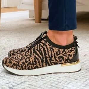 NEW in BOX! WIDE WIDTH Kenneth Cole Cameron Zip Animal Print Sneakers Size 10/41
